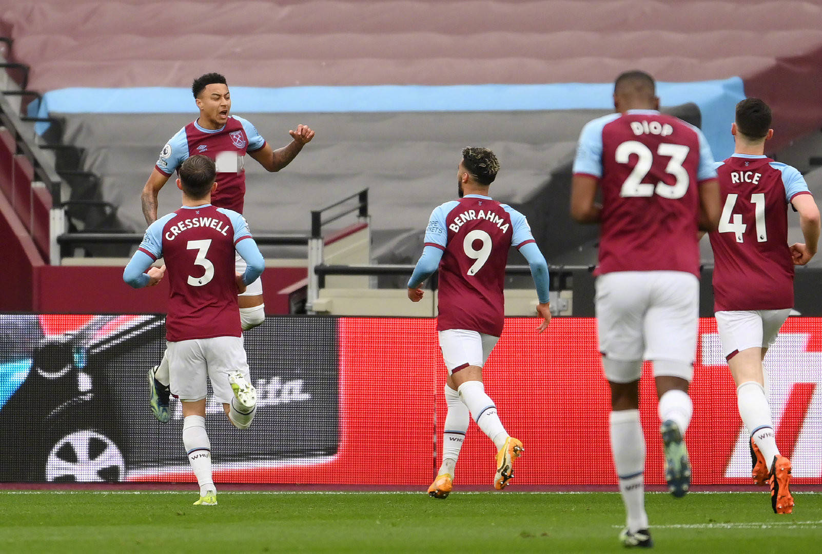 年轻的足球 年轻的足球